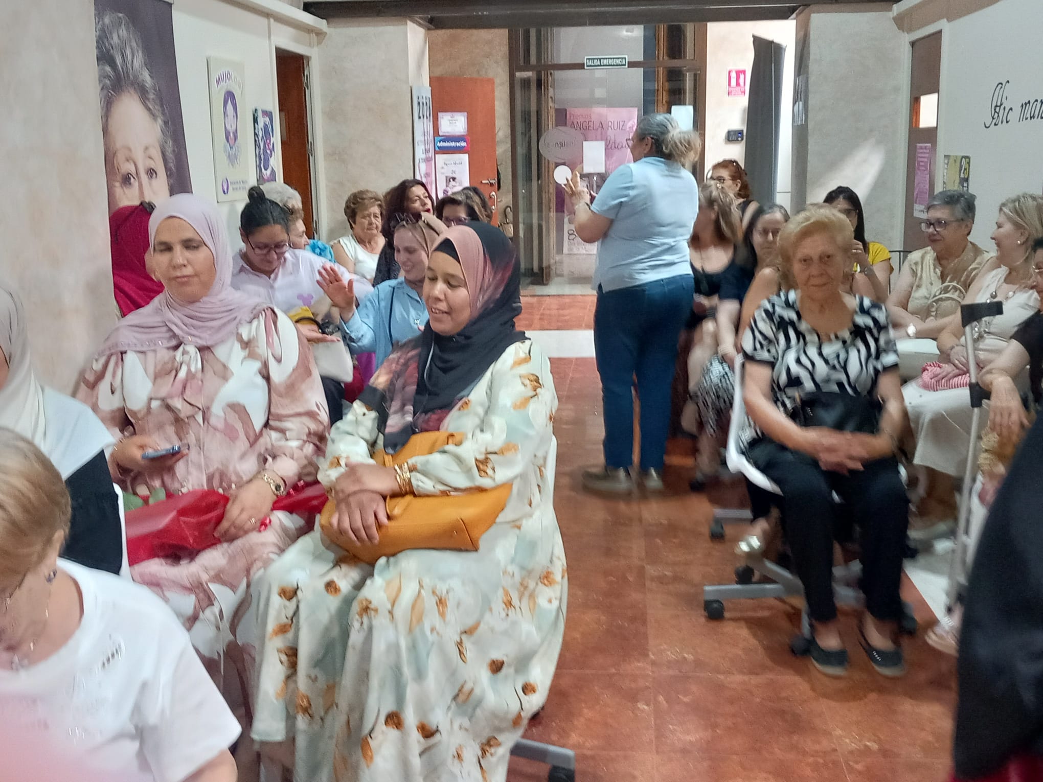 Asistentes al acto comunitario de Puentes-Fortaleza sede FOML